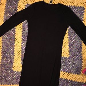 Long sleeve fitted black long dress